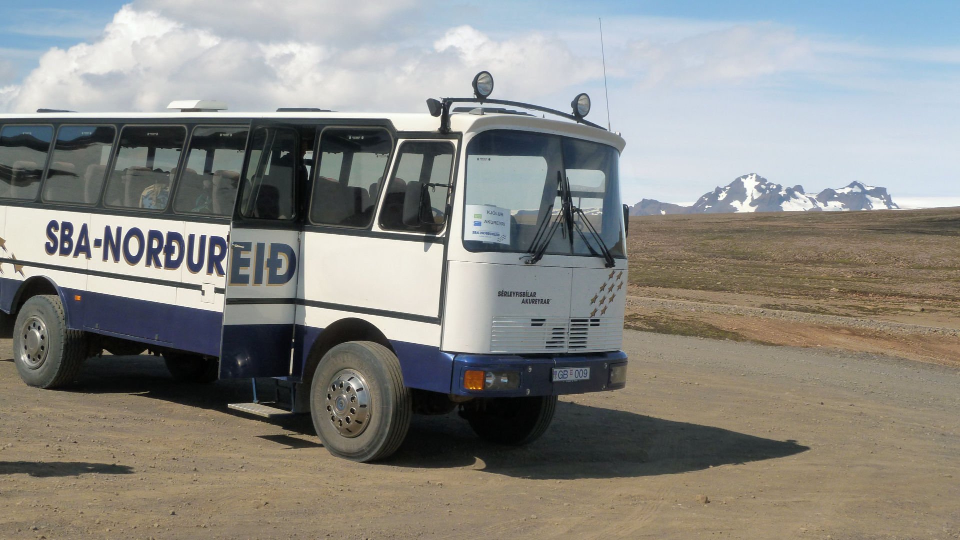 Hochland-Bus auf dem Kjölur in Island