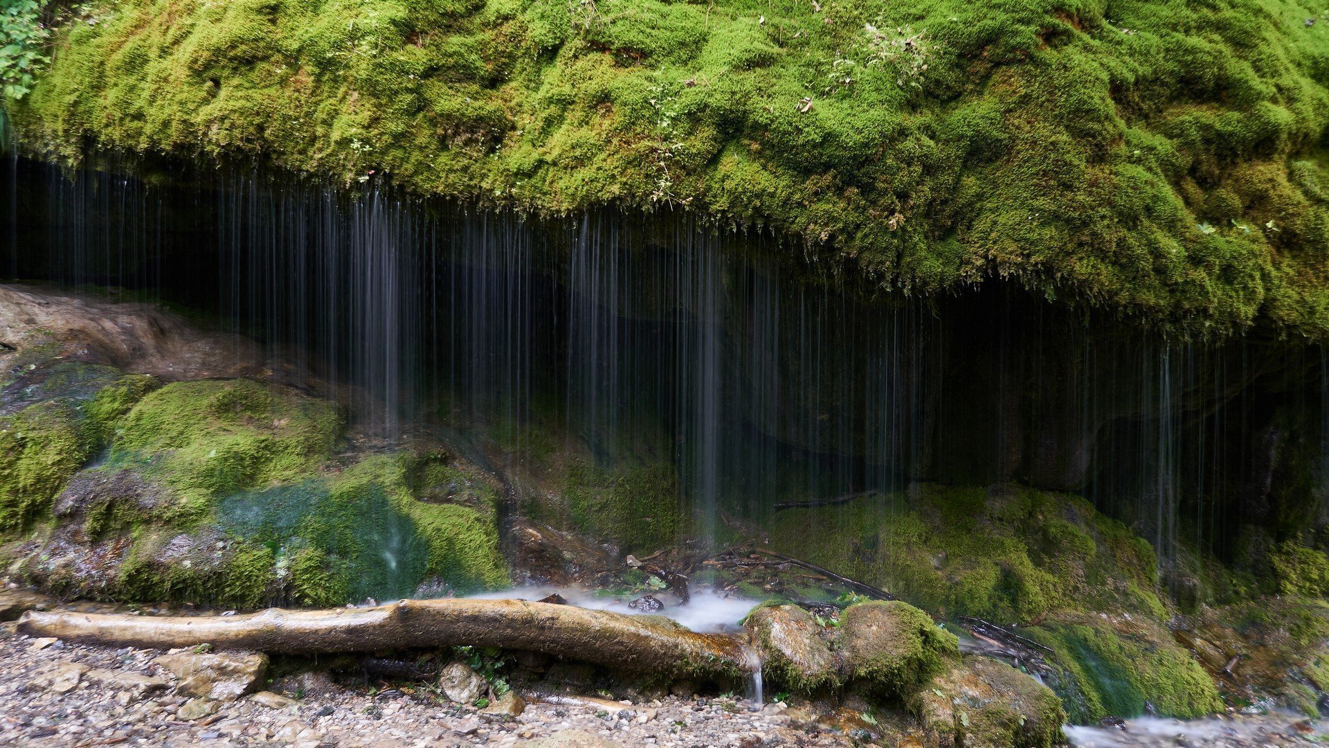 Der Dietfurter Wasserfall - Schleierfall an der Schelmenhalde